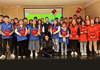 合作商當?shù)仫L采