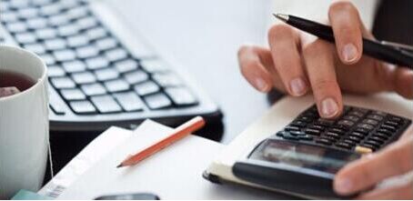 公司成立初期未來(lái)財(cái)務(wù)難料，是否需要代理做賬？